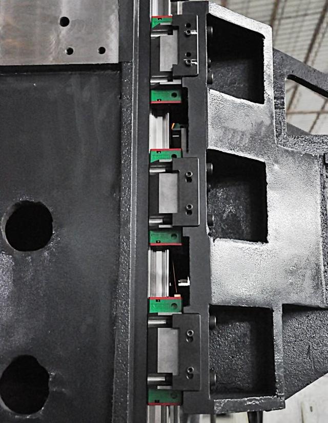 如何選擇一臺(tái)高效的立式加工中心？(圖3)